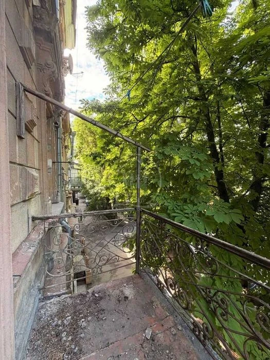 Продажа двухкомнатной коммуны ЦИРК КОБЛЕВСКАЯ Новый РЫНОК СО