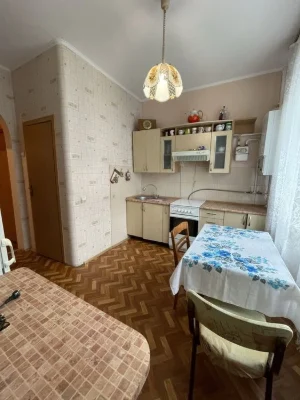 2 кім квартира вул. Над Ставом