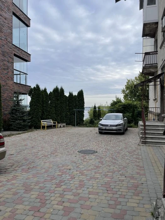 2 кім квартира вул. Над Ставом