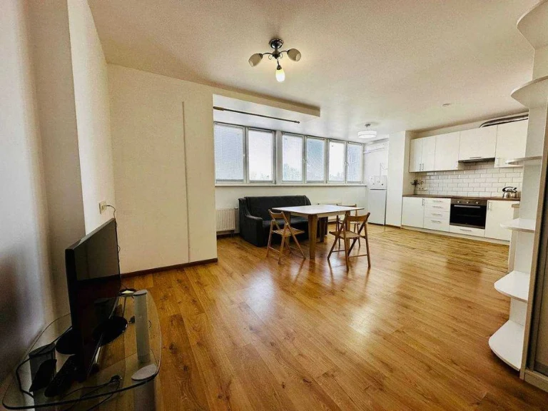 1к квартира 45м², низький поверх! просп. Академіка Глушкова,