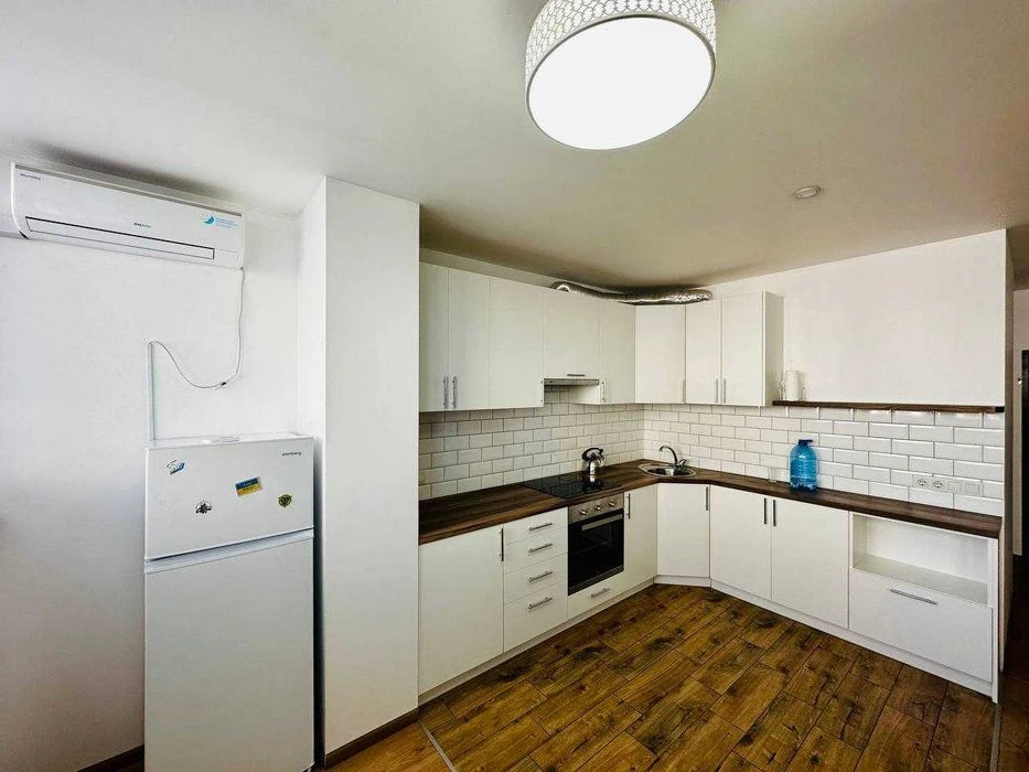 1к квартира 45м², низький поверх! просп. Академіка Глушкова,