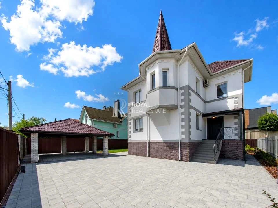 Будинок. Київ, Ганни Арендт вул.