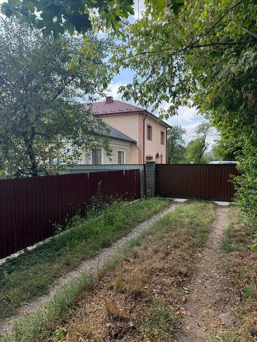 Продаж будинку в Садгорі — поруч з АТБ