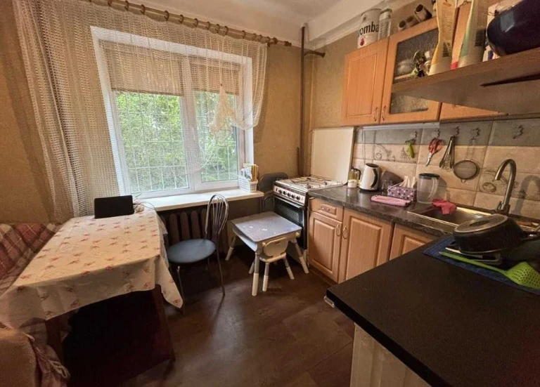 продам 1 імнатну квартиру вул. Чумаченка, торг