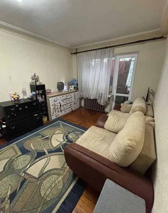 продам 1 імнатну квартиру вул. Чумаченка, торг
