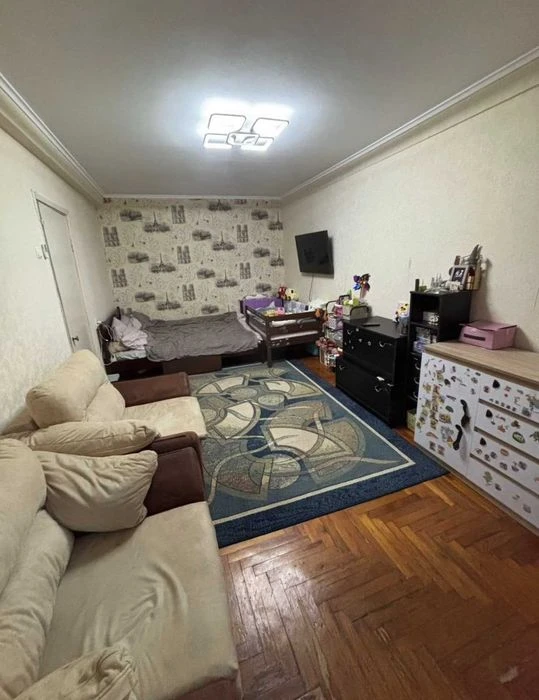 продам 1 імнатну квартиру вул. Чумаченка, торг