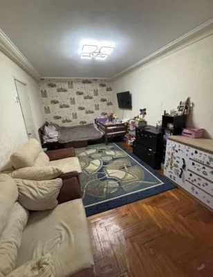 продам 1 імнатну квартиру вул. Чумаченка, торг