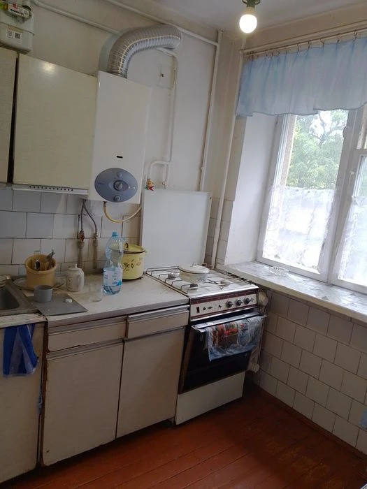 Продам 3 кім квартиру в центрі з газовим індивідуальним опал