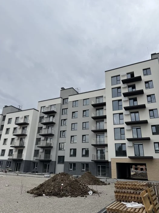 1-кім квартира в малоповерховому жк