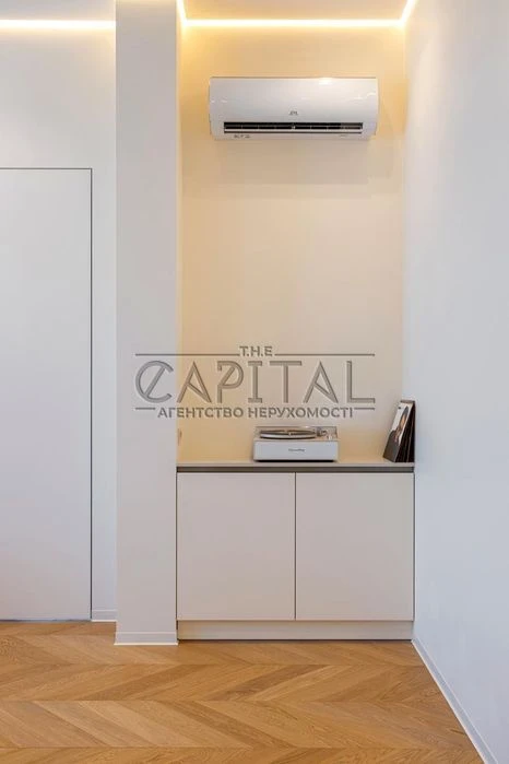 Продаж з ремонтом 52 Перлина 75м2 2 кімнати простора світла