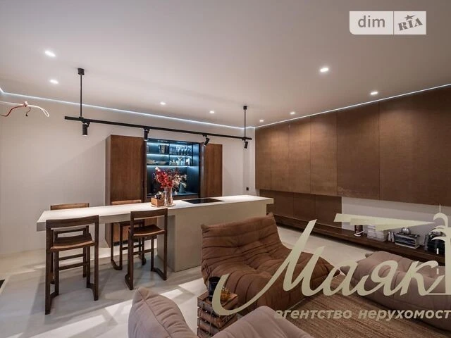 Sale of 2-room apartment 98 sq. m. on Predslavynska Street 42A • ID