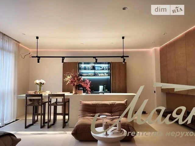 Sale of 2-room apartment 98 sq. m. on Predslavynska Street 42A • ID