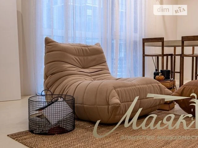 Sale of 2-room apartment 98 sq. m. on Predslavynska Street 42A • ID