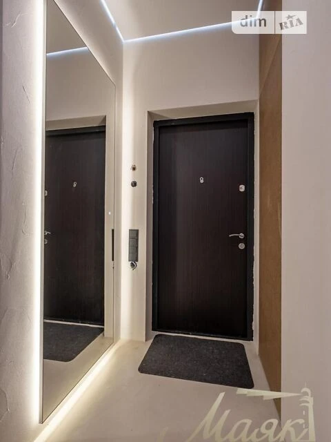 Sale of 2-room apartment 98 sq. m. on Predslavynska Street 42A • ID