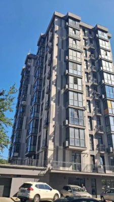 Євродвушка з натуральним каміном та котлом у ЖК Бісквітний