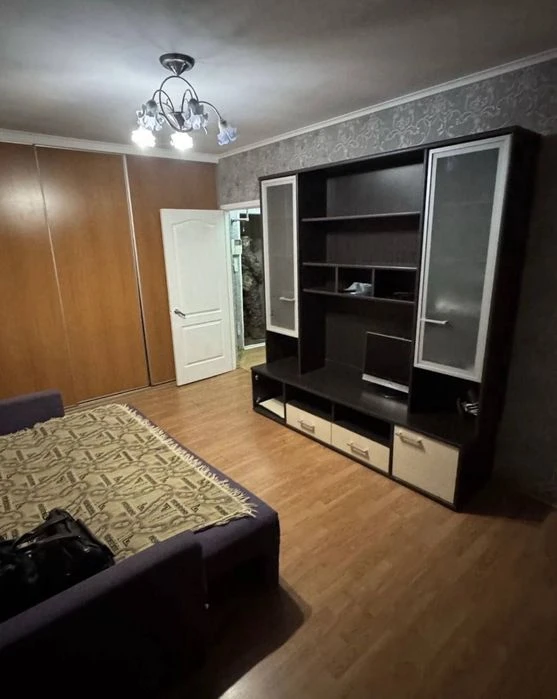 Срочно продам по супер цене 1 ком.квартиру на Маршала Жукова