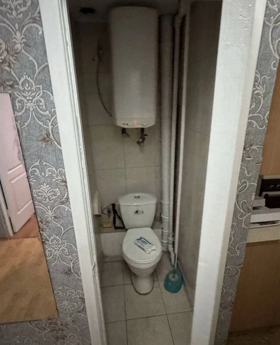 Срочно продам по супер цене 1 ком.квартиру на Маршала Жукова