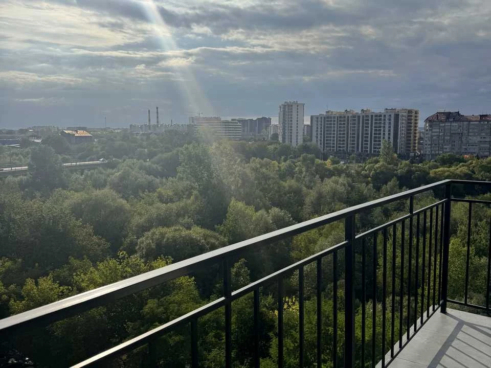 Квартира. Івано-Франківськ, Героїв Миколаєва вул., (Будинок