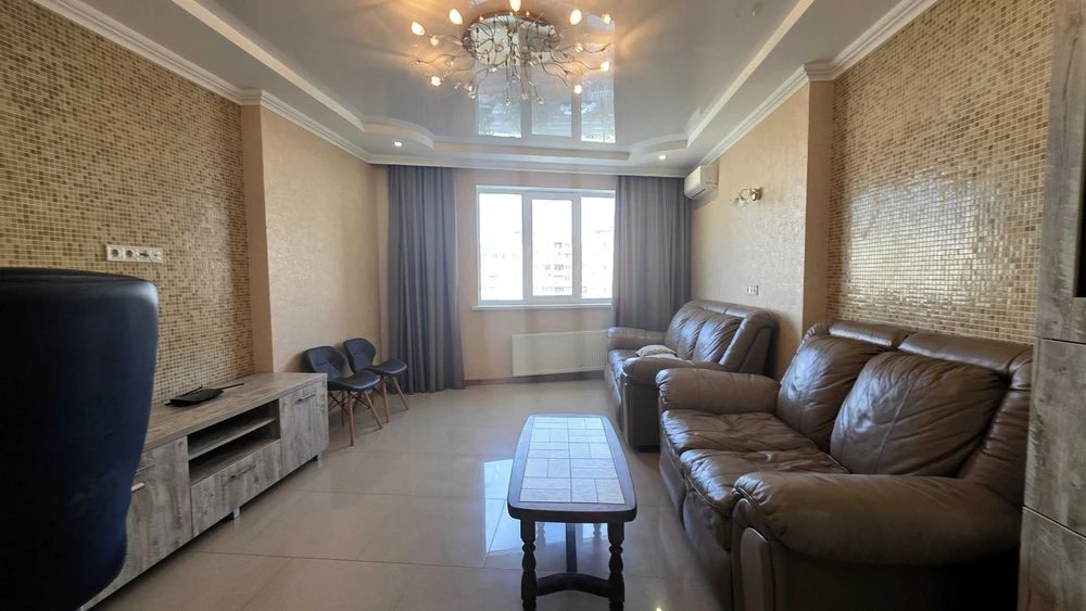 Продаж 2 кімн. квартири 78 м² | вул. Героїв полку Азов 8 | О