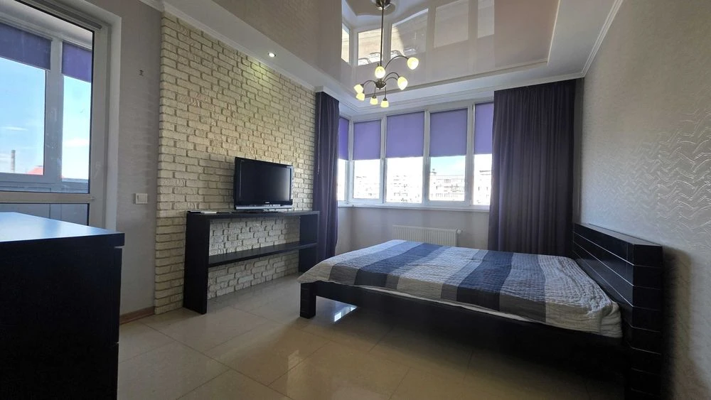 Продаж 2 кімн. квартири 78 м² | вул. Героїв полку Азов 8 | О