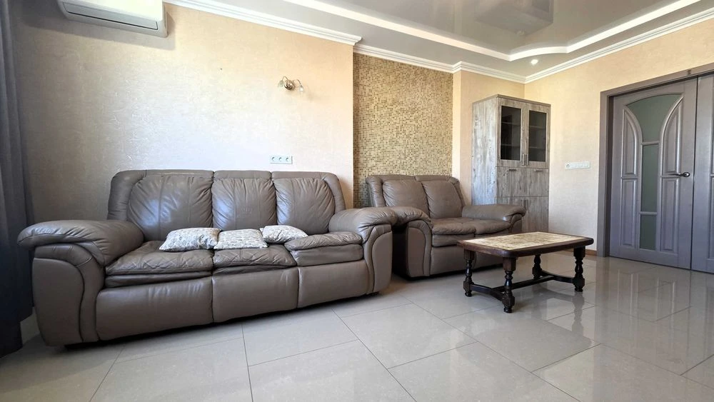 Продаж 2 кімн. квартири 78 м² | вул. Героїв полку Азов 8 | О
