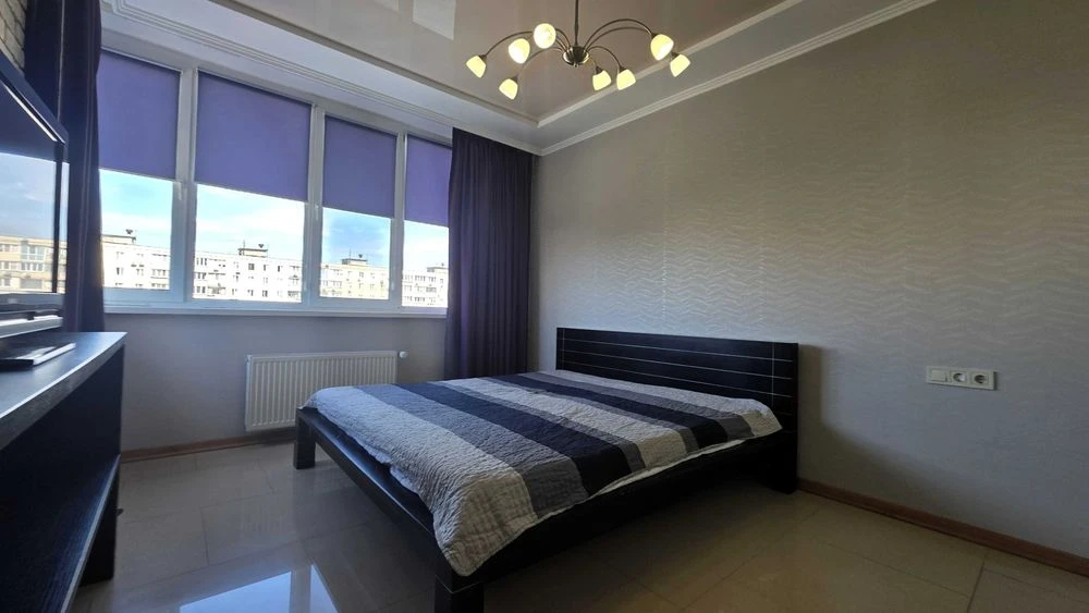 Продаж 2 кімн. квартири 78 м² | вул. Героїв полку Азов 8 | О