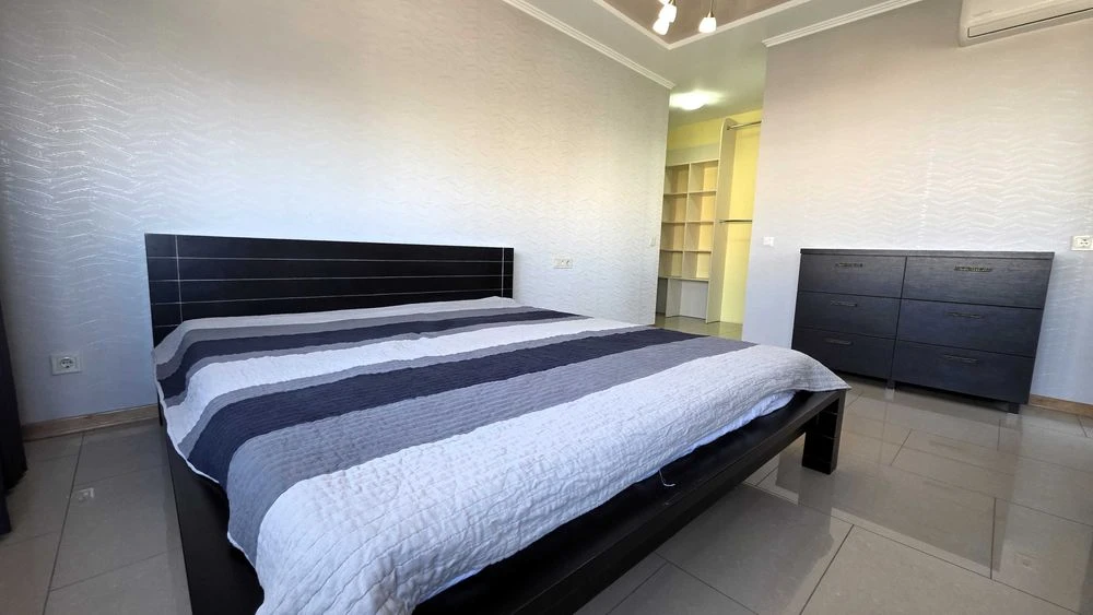 Продаж 2 кімн. квартири 78 м² | вул. Героїв полку Азов 8 | О