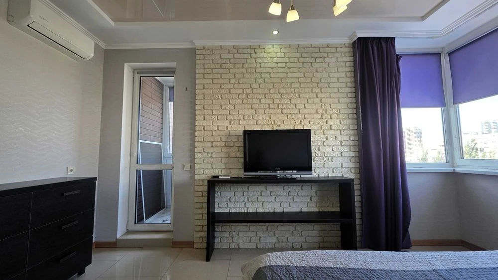 Продаж 2 кімн. квартири 78 м² | вул. Героїв полку Азов 8 | О