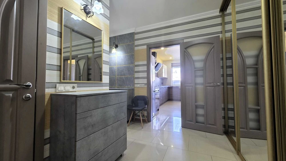Продаж 2 кімн. квартири 78 м² | вул. Героїв полку Азов 8 | О
