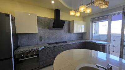 Продаж 2 кімн. квартири 78 м² | вул. Героїв полку Азов 8 | О
