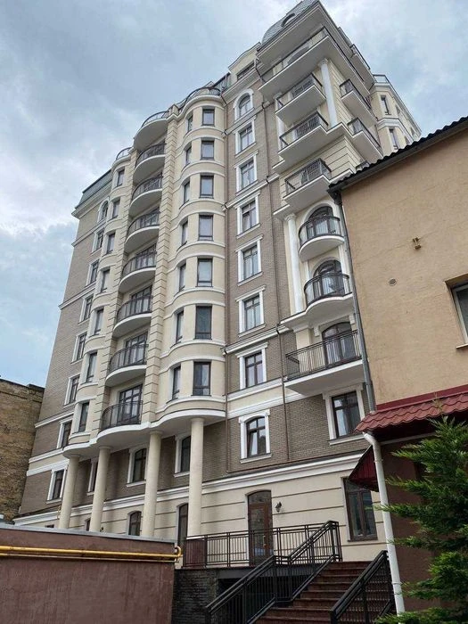 3-х комнатная квартира с ремонтом в новом доме, центр Оде