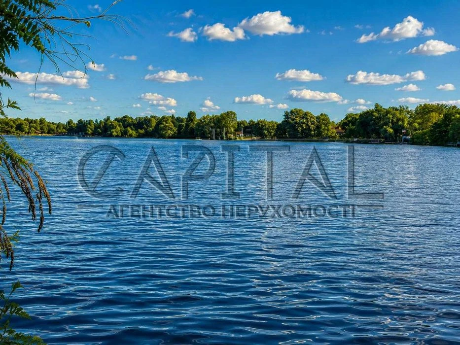 Продаж будинку з ремонтом  перша лінія біля озера Осокорки /