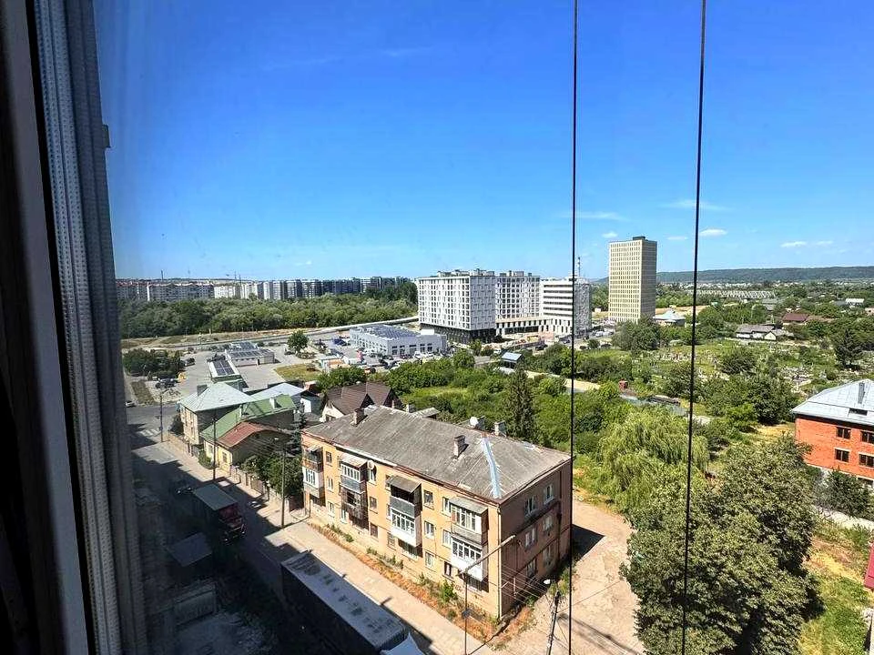 Квартира. Івано-Франківськ, Княгинин вул., (Будинок 25)