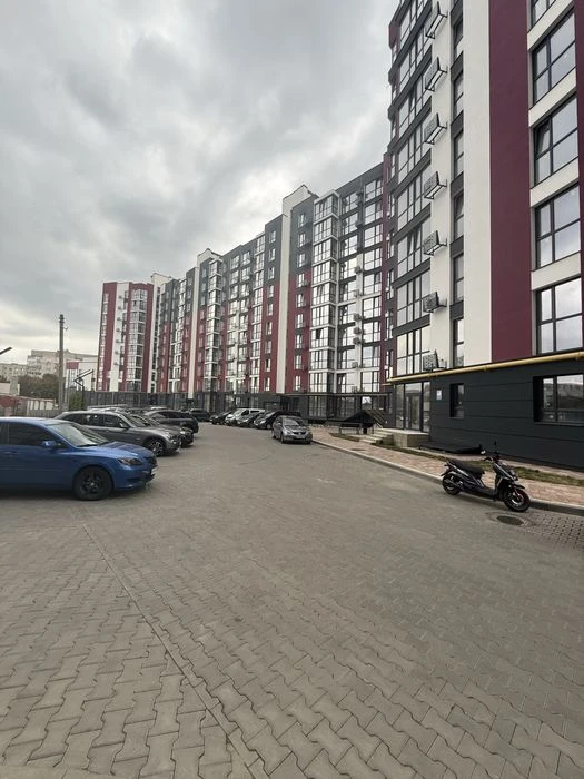 Продам трикімнатну квартиру в новобудові ЖК Гранд Липини