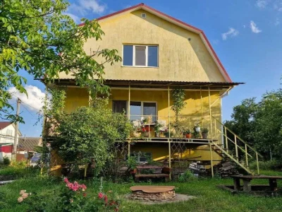 Продаж будинку з ділянкою  в Лезнево з резервним живленням