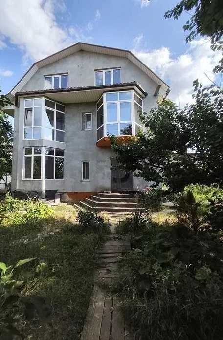 Продам 3-поверховий будинок 280 м² з ремонтом на 13 сотках|