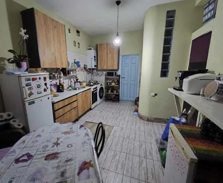 Продам 3-поверховий будинок 280 м² з ремонтом на 13 сотках|