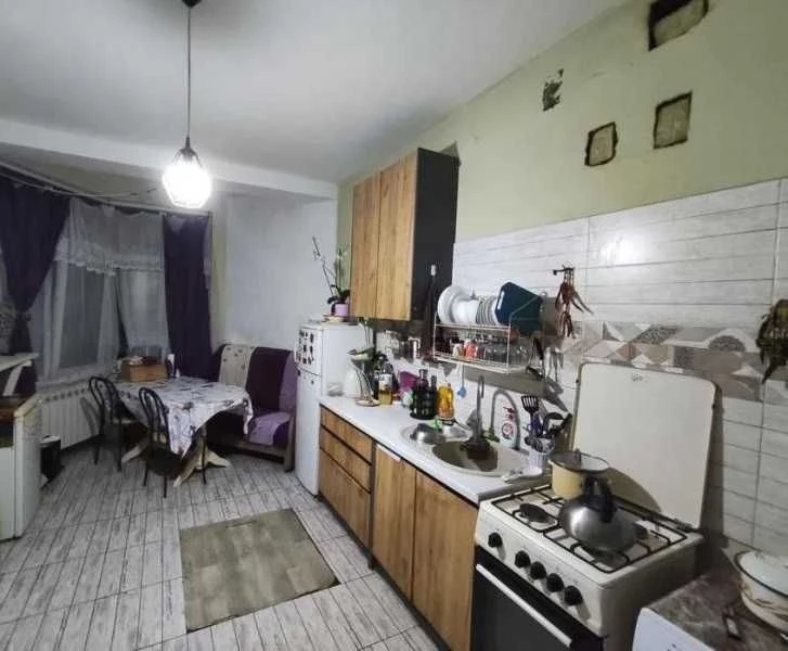 Продам 3-поверховий будинок 280 м² з ремонтом на 13 сотках|