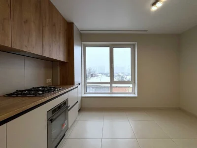 Продажа: 2-комнатная квартира в тихом центре Ивано-Франковск.