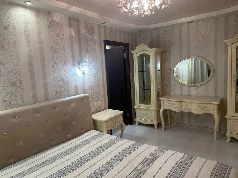 Продам квартиру пр. Поля низ Центральный район  Леси Украинк