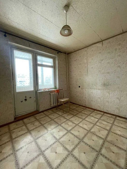 Продам велику 2-к квартиру Ж/М Перемога-6