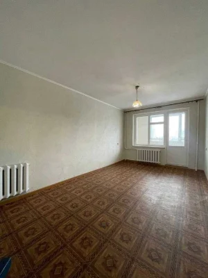 Продам велику 2-к квартиру Ж/М Перемога-6