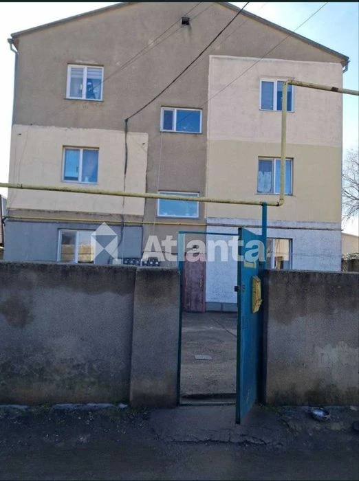 Однокімнатна квартира в новому малоповерховому домі на вулиц