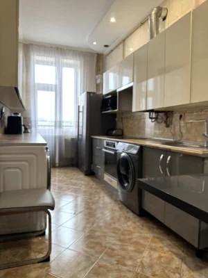 Продам ТРЬОХкімнатну новобудову по вул. Хотинській