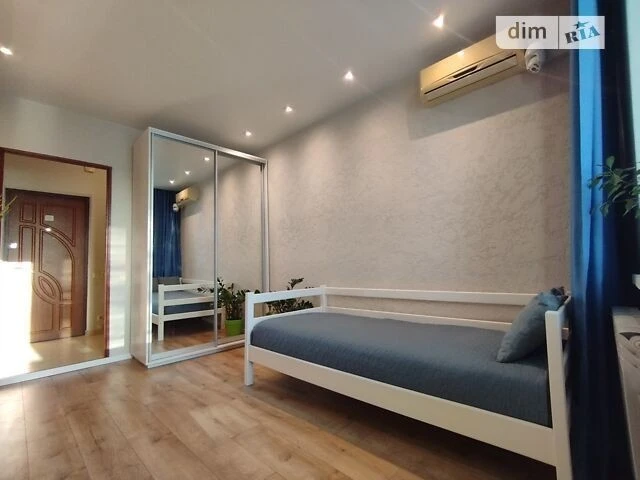 Sale of 2-room apartment 55.8 sq. m. on Ostafiya Dashkevycha 4 st. •