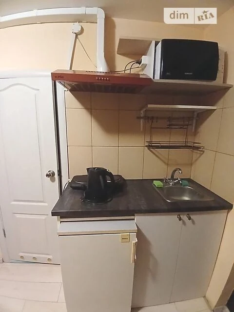 Довготривала оренда 1к квартири на вул. Коновальця Євгена 29