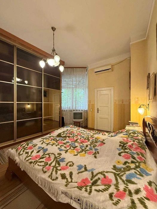 Продаж 4 кімнатної квартири в польському люксі вул. Стецька
