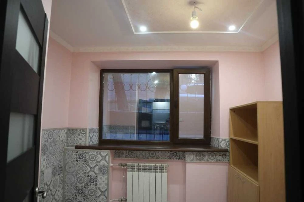 продам трехкомнатную квартиру ул. Мира