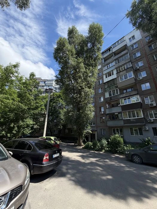 Продам 5-комнатную квартиру на Победе с ремонтом и техникой