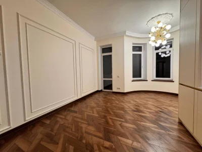 Продається ексклюзивний будинок в Центрі